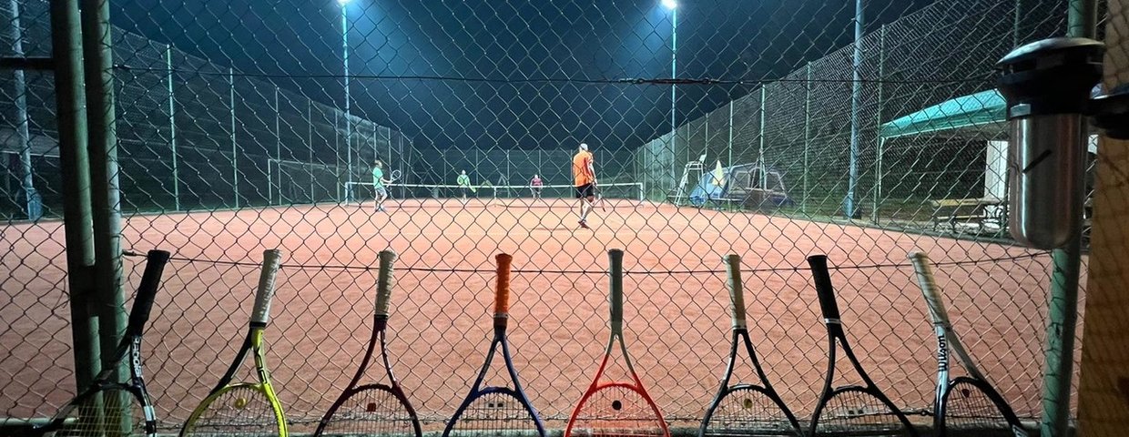 Woazbrotn und 1. Hofer Flutlicht-Tennisturnier
